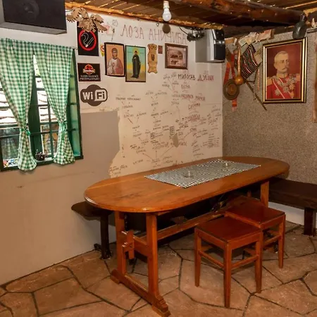 Mikin Vajat I Ribnjak Korenita, Kemping