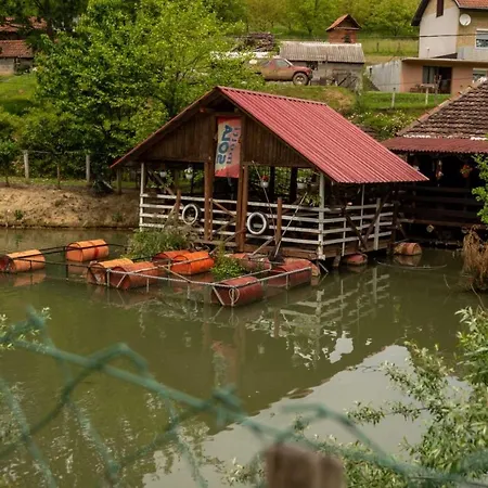 Mikin Vajat I Ribnjak Korenita, Kemping