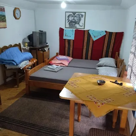 Campsite Mikin Vajat I Ribnjak Korenita,