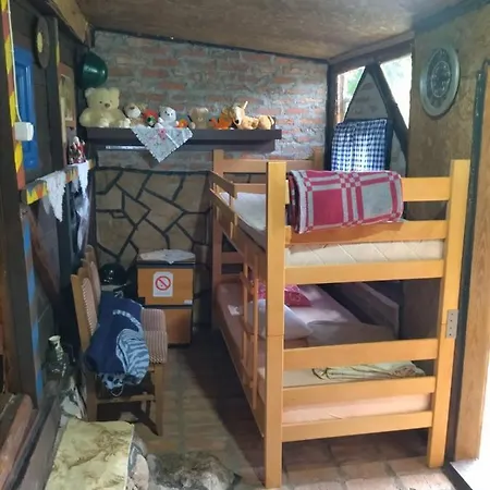 Kemp Mikin Vajat I Ribnjak Korenita, Loznica