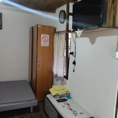 Kemping Mikin Vajat I Ribnjak Korenita, *